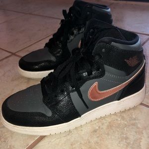 Jordan 1 Retro Bronze Medal Sneakers